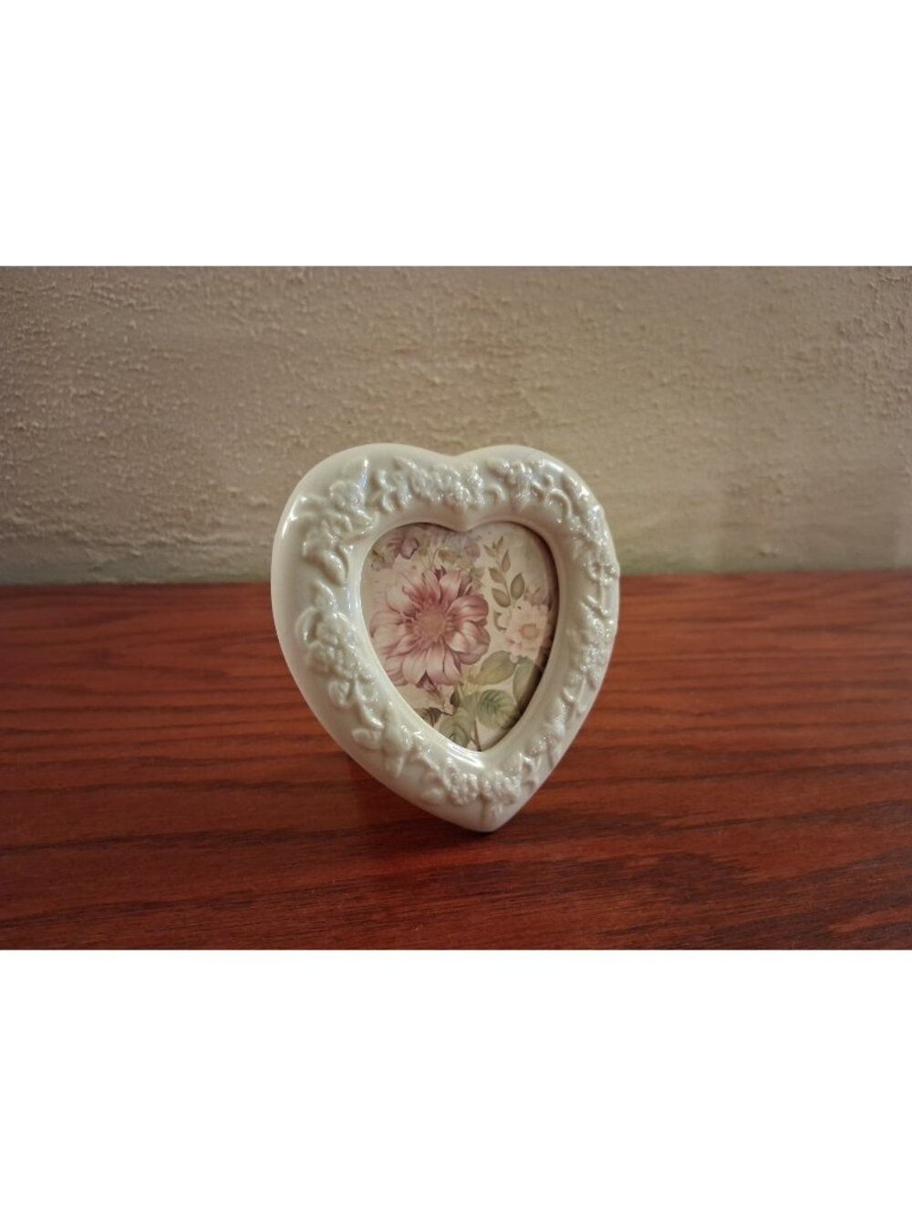 Ivory Ceramic Heart Photo Picture Frame Raised Floral Wedding Cottage Small Vtg